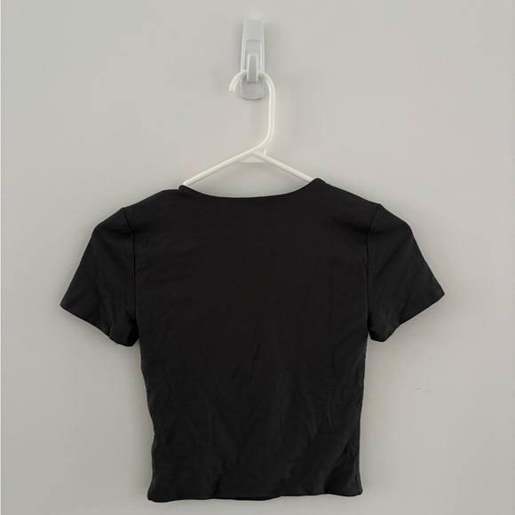 Aritzia Babaton Charcoal Contour Crew Cropped T-Shirt - Picture 4 of 6